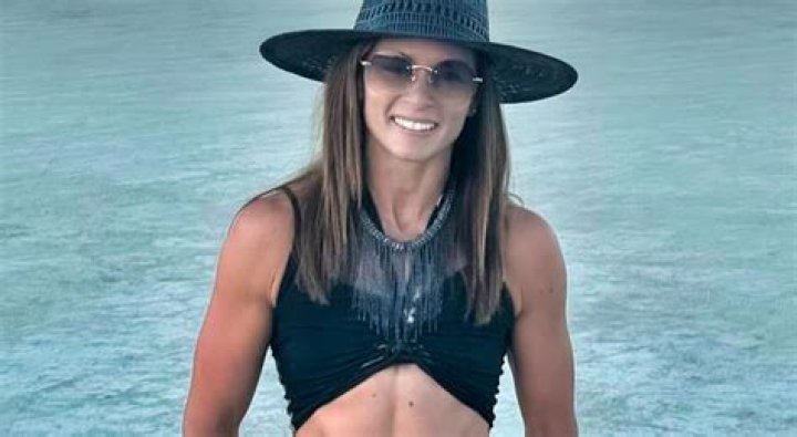 10 Hot Danica Patrick Bikini Pics