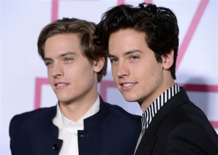 17 Pairs Of Celebrity Twins, Because MaryKate And Ashley Aren't The