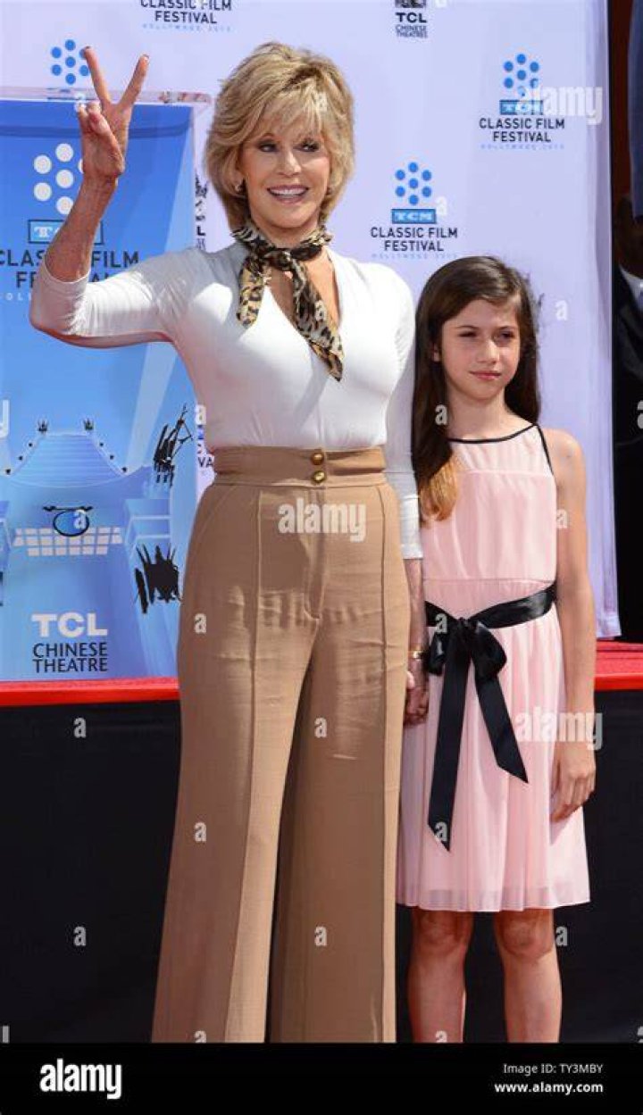 2件の「Jane fonda and granddaughter」の画像、写真素材、ベクター画像 Shutterstock