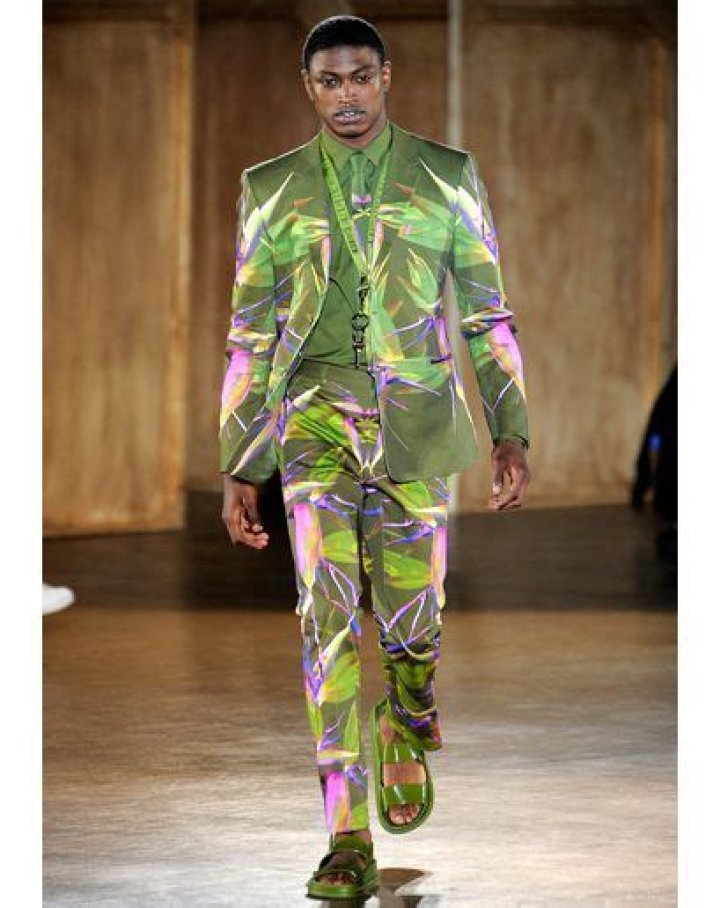 4 Outrageous Suits That Somehow Worked? I The GentleManual