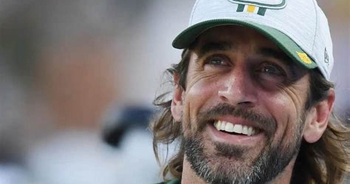 Aaron Rodgers Net Worth, Car, House, Girlfriend, Is He Married?