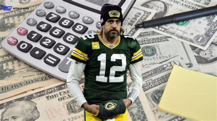 Aaron Rodgers&rsquo; Net Worth & Salary Took A Major Hit After Signing With