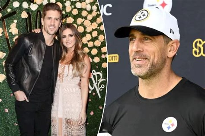 Aaron Rodgers Wife, Girlfriend, Brother, Parents, Family, Net Worth, Gay