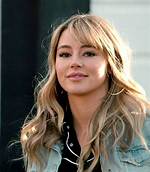 Actress Hassie Harrison