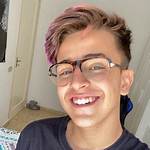 Adexe- Wiki, Height, Net Worth, Girlfriend