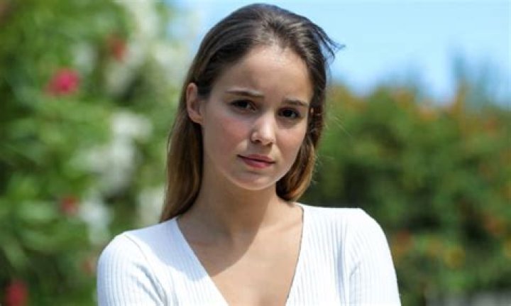 Alba Baptista Wiki, Age, Boyfriend, Family, Biography and More