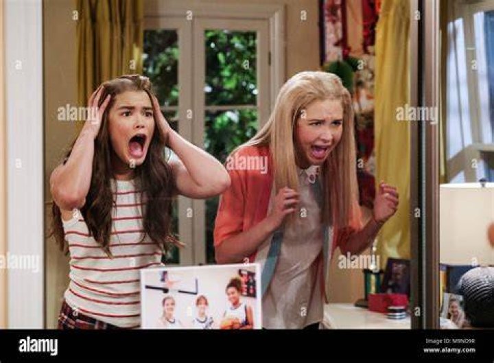 ALEXA & KATIE, from left Isabel May, Barrett Carnahan in 'Panic! At