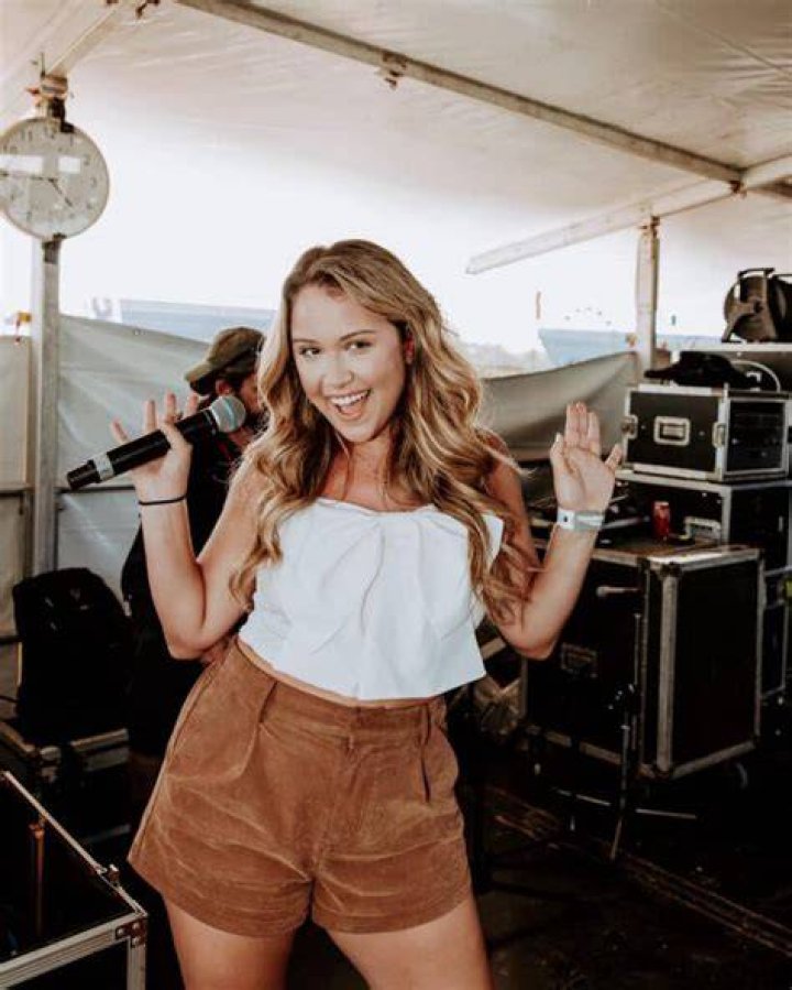 Alexandra Kay Details Her Divorce For The First Time Through Her Debut