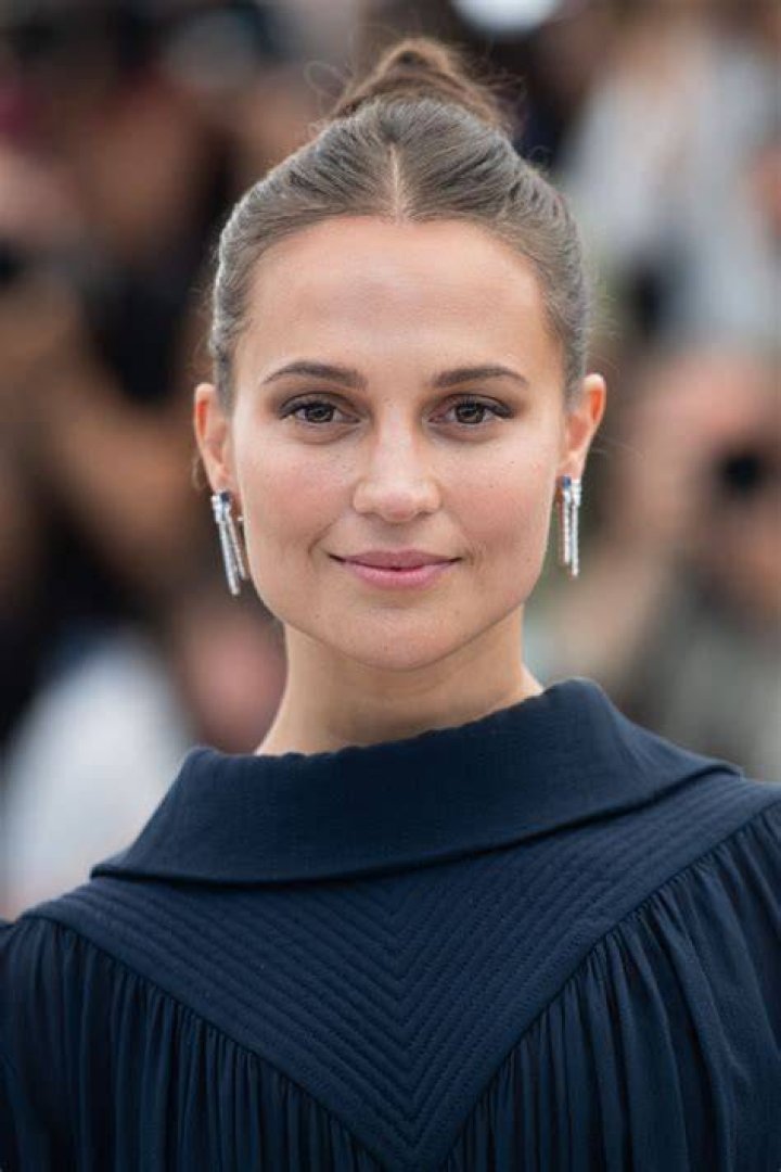 Alicia Vikander MuqtadarNoshin