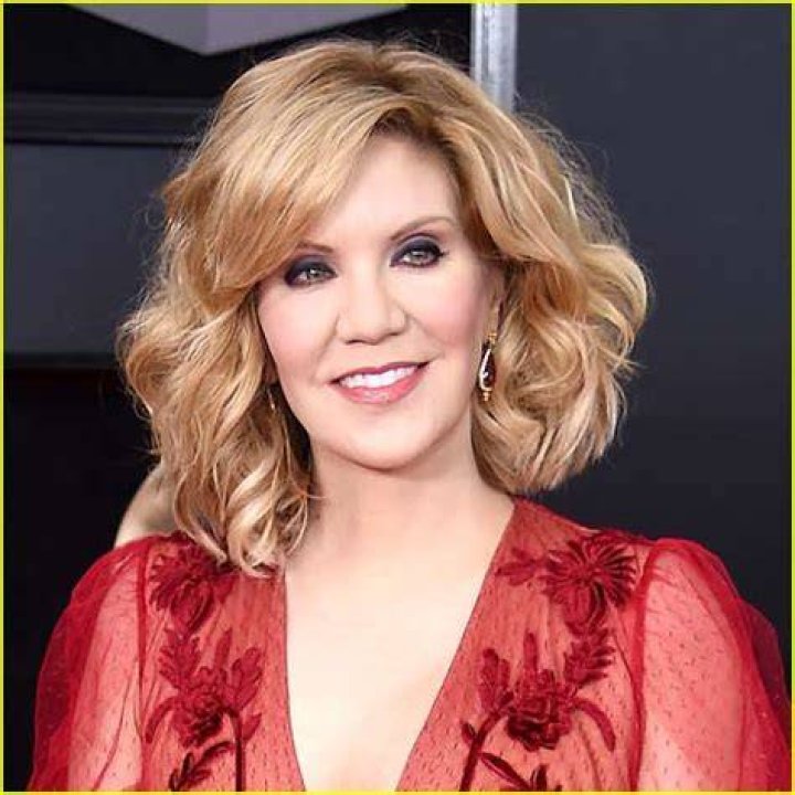 Alison Krauss Net Worth 2023 Wiki, Married, Family, Wedding, Salary