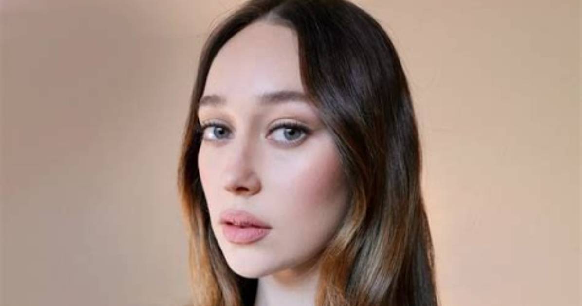 Alycia Debnam-Carey Net Worth – How Much Is Debnam-Carey Worth?