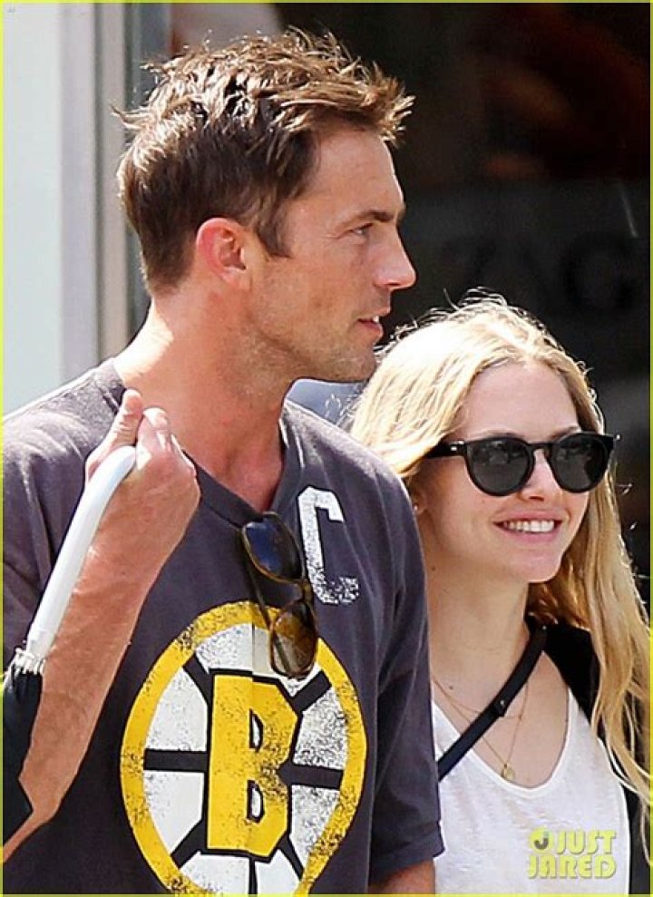 Amanda Seyfried And Desmond Harrington 2022