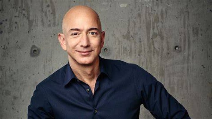 Amazon CEO Jeff Bezos and his wife, MacKenzie, announce they are