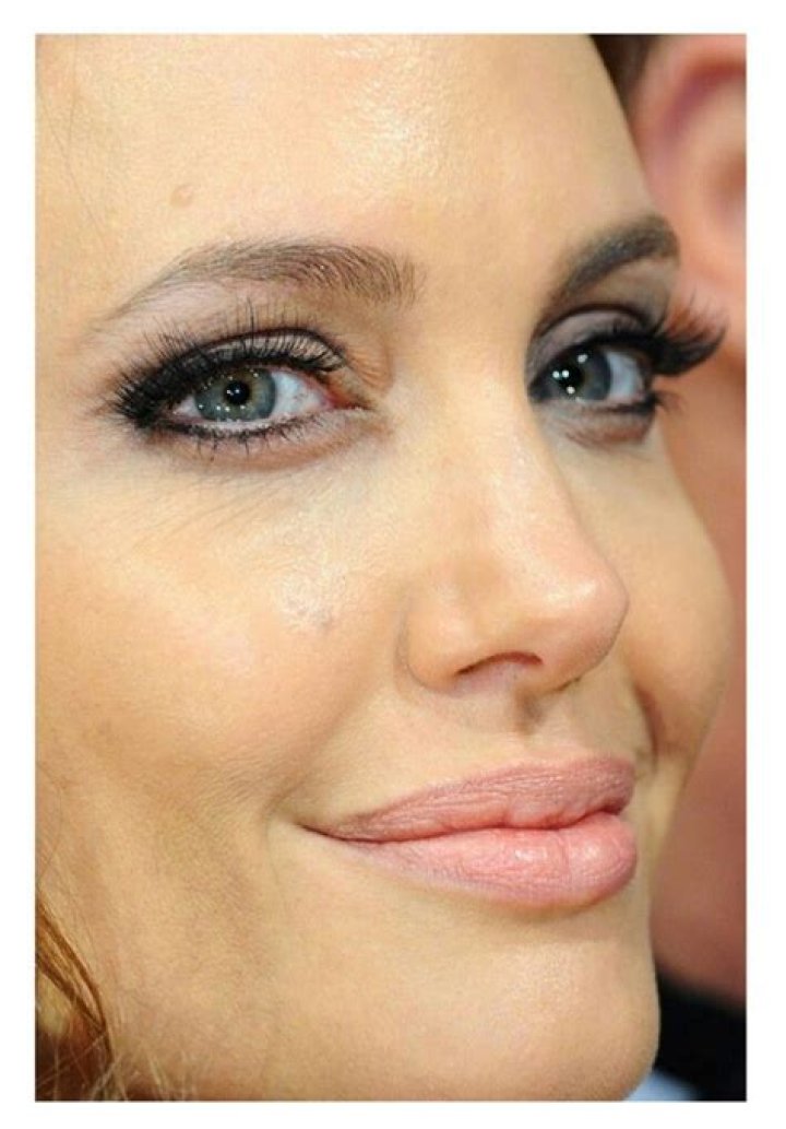 angelina jolie Burun drtamerhaliloglu tamerhaliloglu rhinoplasty 