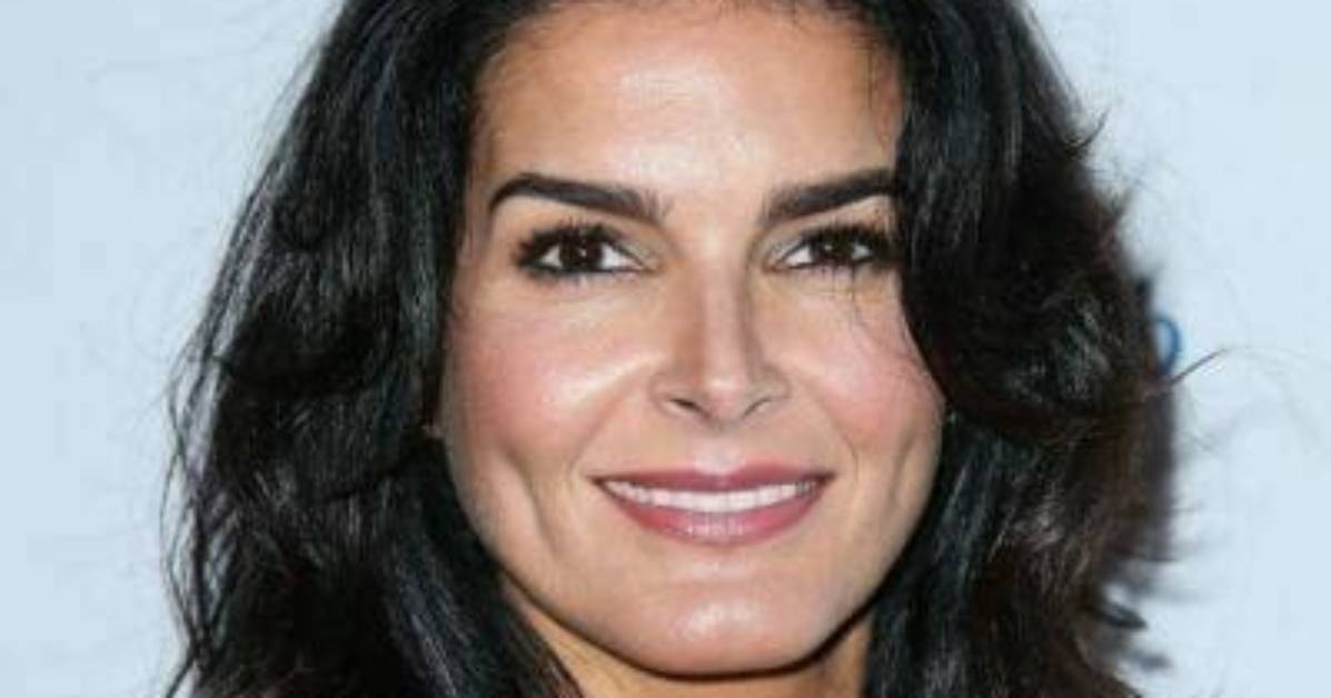 Angie Harmon Bio, Wiki, Age, Height, Husband, Baywatch, and Net Worth