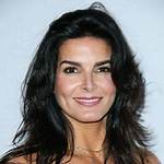 Angie Harmon Bio, Wiki, Age, Height, Husband, Baywatch, and Net Worth