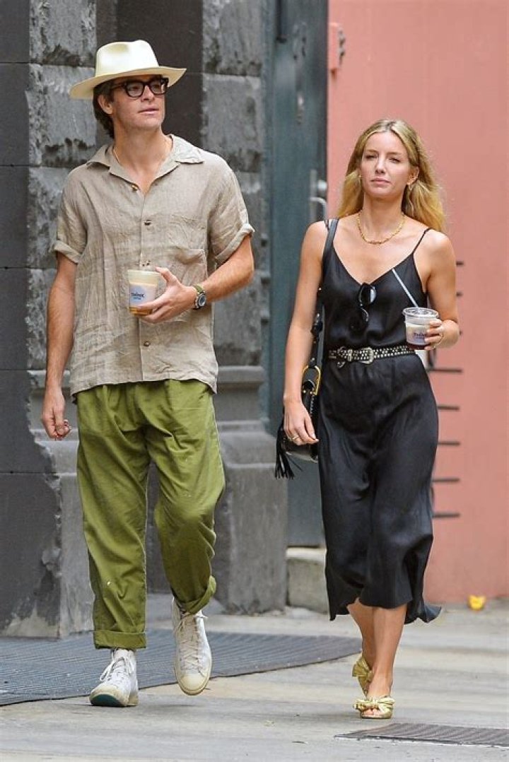 Annabelle Wallis Biography, Height & Life Story Super Stars Bio