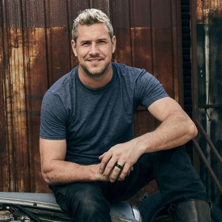 Ant Anstead Bio, Age, Parents, Siblings, Wife, Children, Net Worth