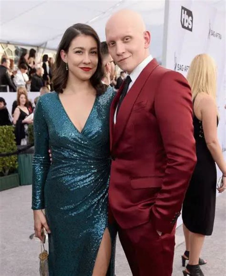 Anthony Carrigan is Married to Wife Gia Olimp. Kids.