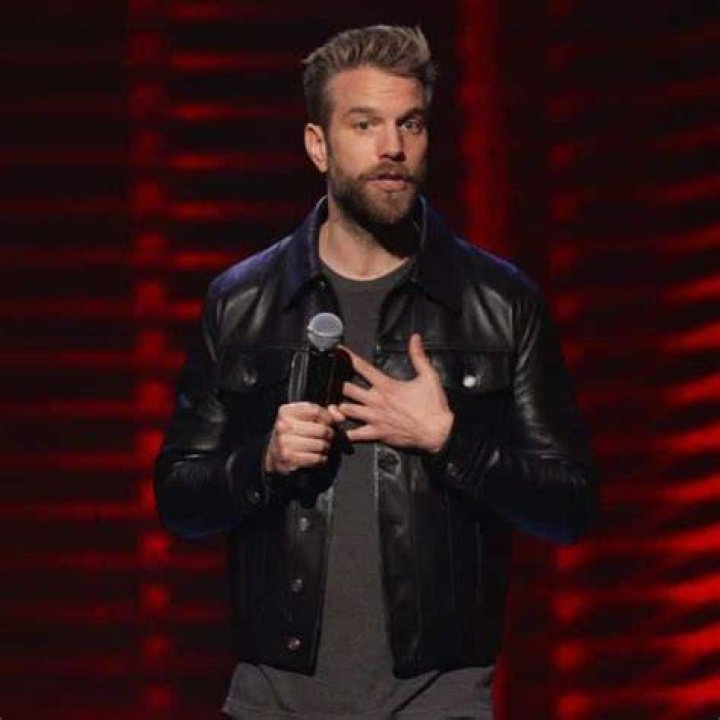 Anthony Jeselnik Bio & Wiki Net Worth, Age, Height & Weight