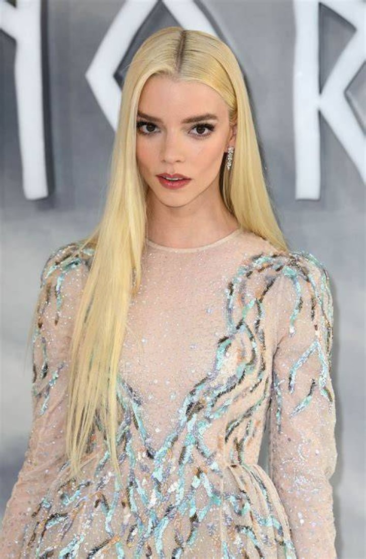 Anya TaylorJoy's Glitter Eyes, 2019 Anya TaylorJoy's Best Hair and