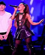 Ariana Grande Wiki, Biographie, Age, Taille, Mariage, Contact & Informations