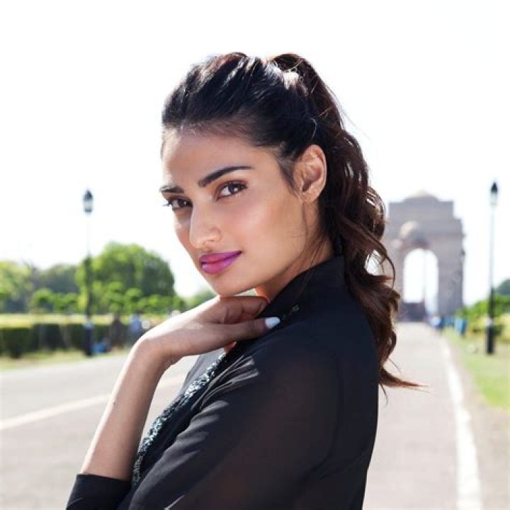 Athiya Shetty short biography with highquality images