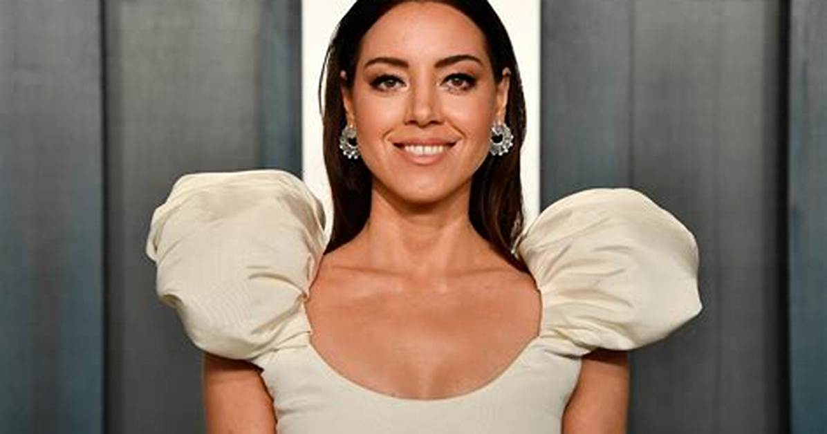 Aubrey Plaza's Sexuality Has Always Been a Topic Among Her Fans