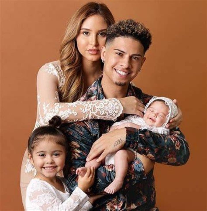 Austin McBroom Age, Height, Girlfriend, Dating, Net Worth, Brothers