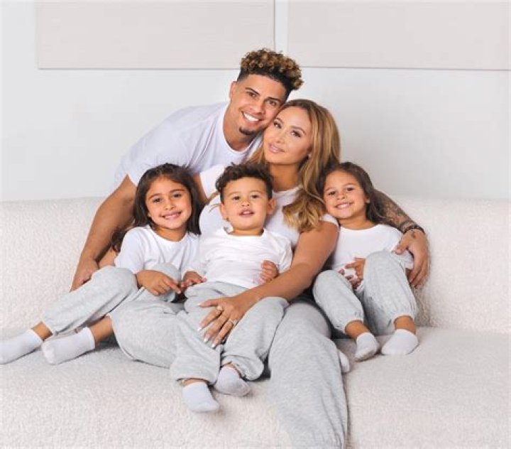 &radic; Austin Mcbroom Mother Xwexzlenri6yzm / His mother works at the