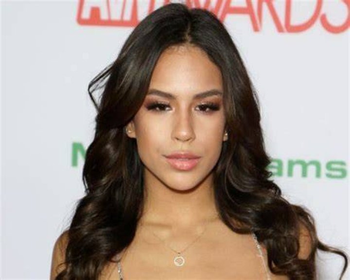 Autumn Falls (Adult Actress) Wiki, Biography, Age, Height, Weight, Body