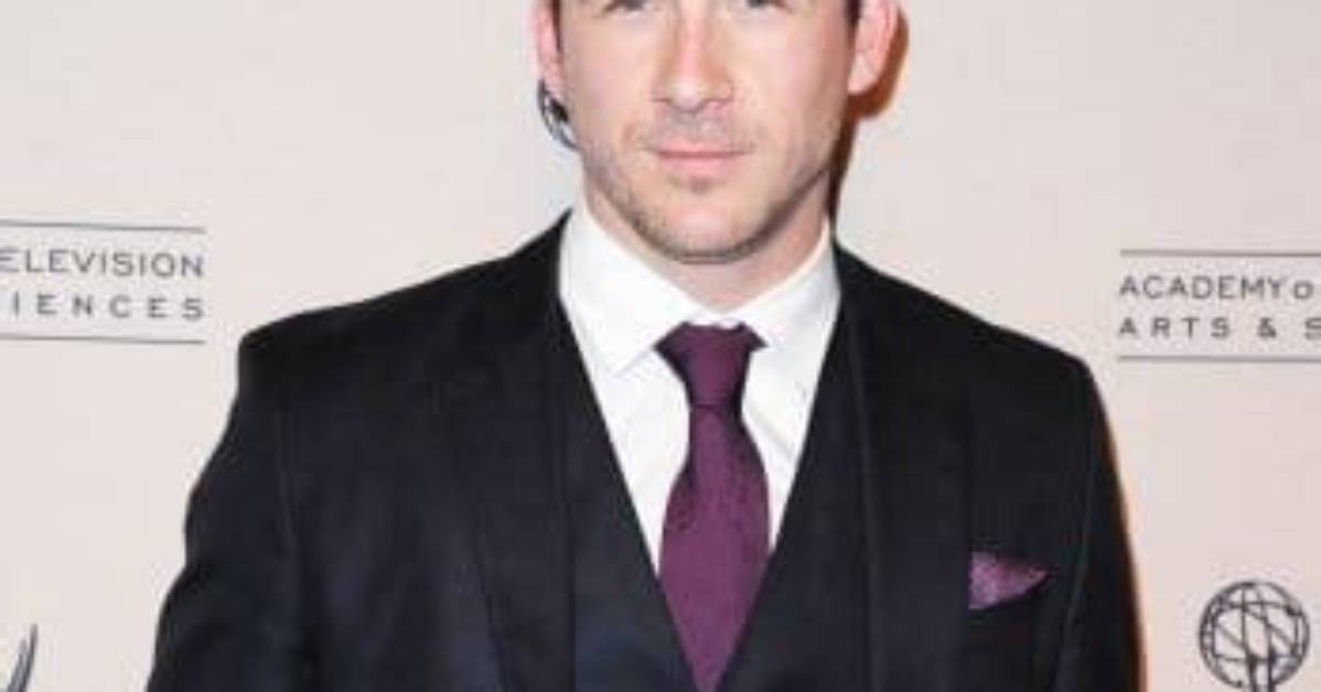 Barry Sloane Height