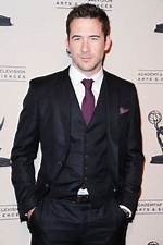 Barry Sloane Height