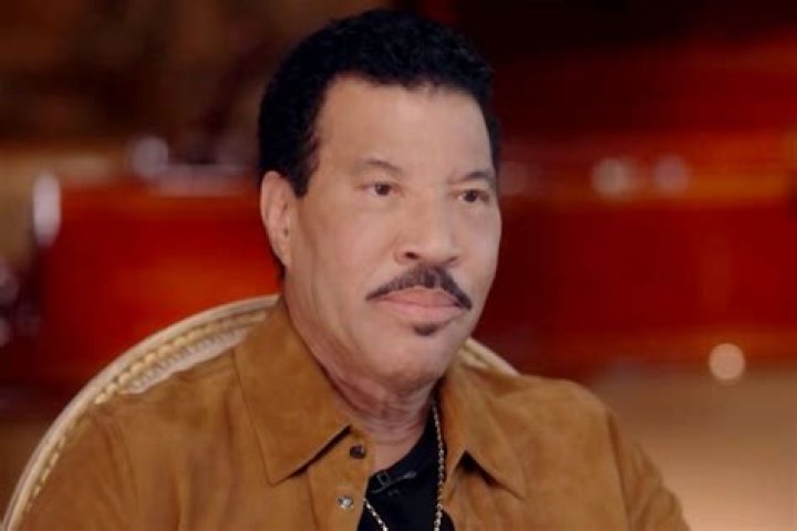 Beaming Lionel Richie Religion And Ethnicity Where Are His Parents? Family
