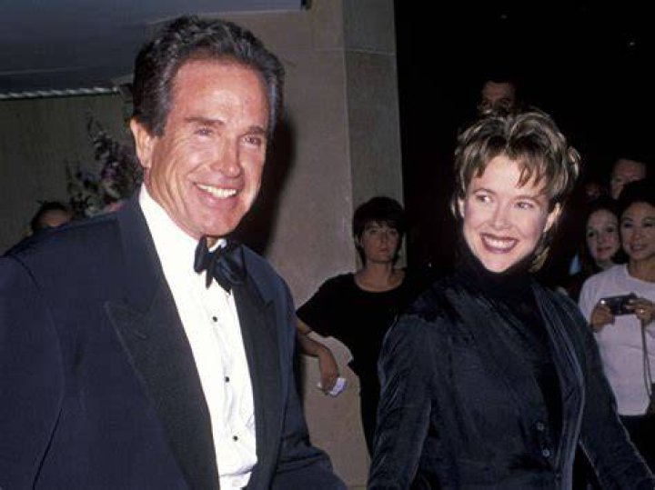 Bening & Warren Beatty's 16YearOld Daughter Hits Red Carpet