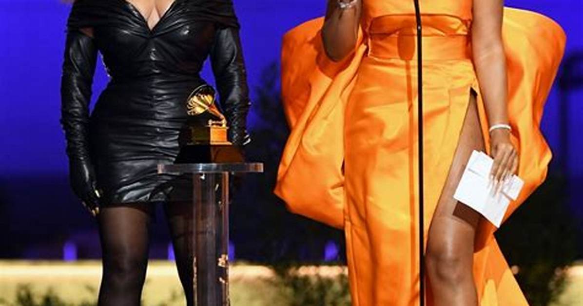 Beyonc%C3%A9 Shouts out to Lizzo During Break 1200. Jpg
