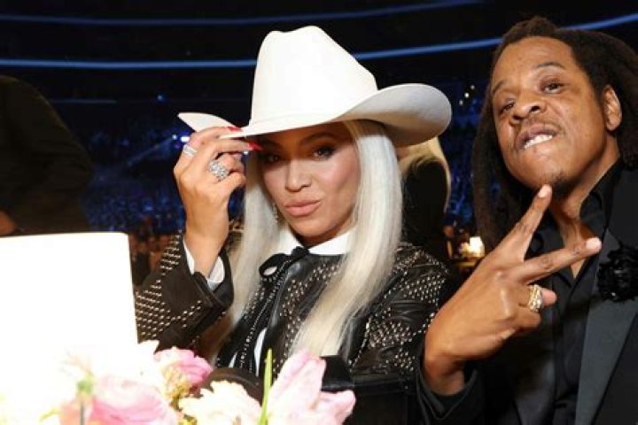 beyoncefashionstyle&ldquo;Beyonc&eacute; and Pharrell at the Chanel Salzburg show