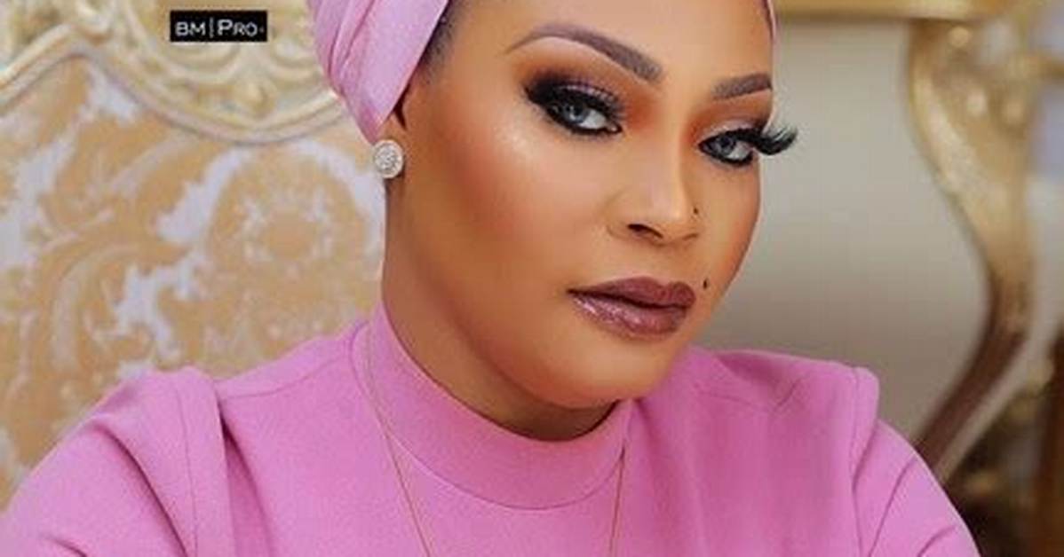 Birthday Glam: Oba Elegushi's First Wife Dons Elegant Asoke Ensemble for Her Special Day