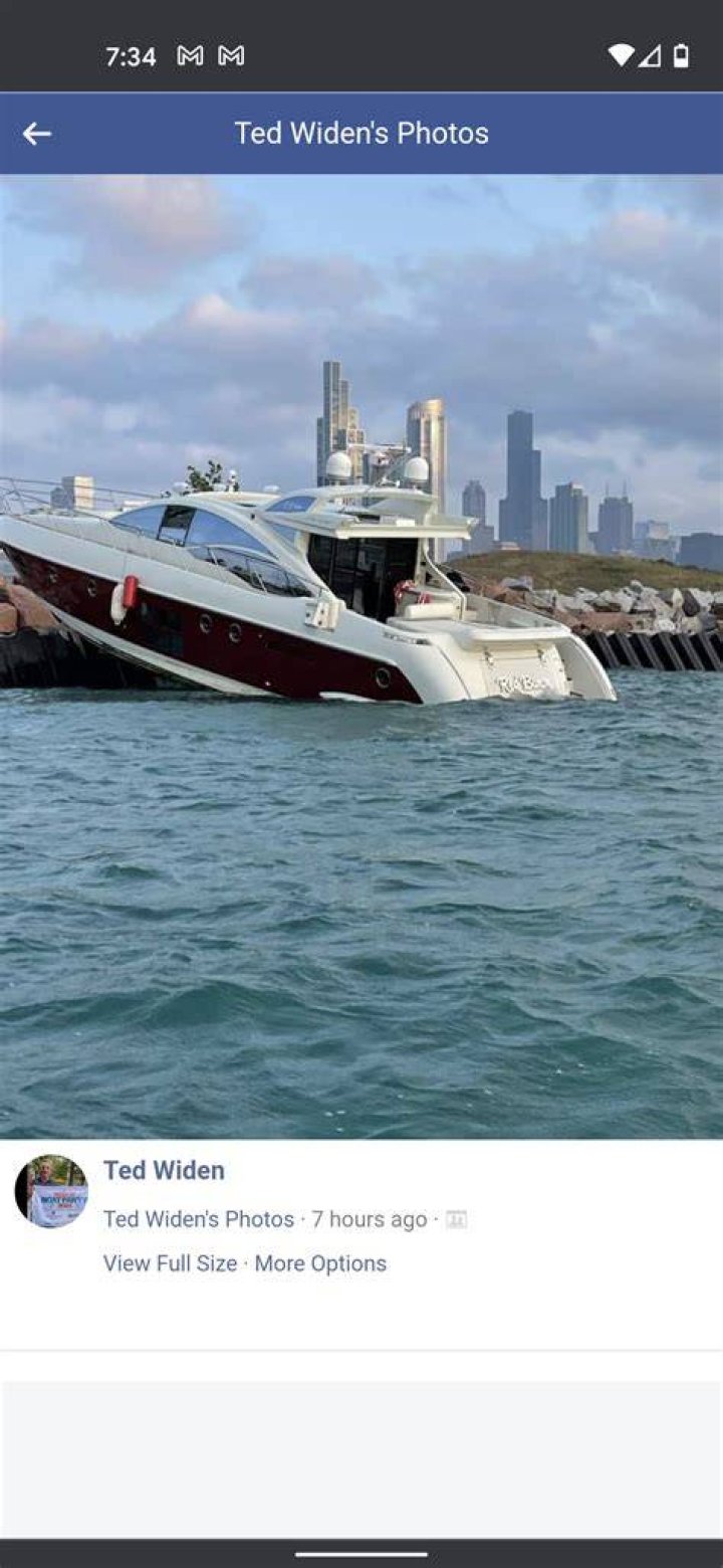 Boat accident Chicago &mdash; Rinker Boat Company
