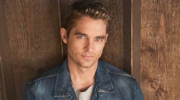 Brett Young Net Worth – How Much Is Brett Young Worth?
