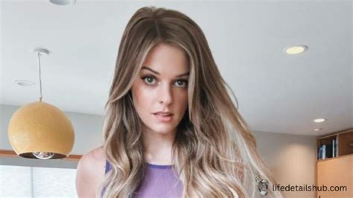 Bri Blossom Wikipedia, Biography, Age, Real Name, Onlyfans