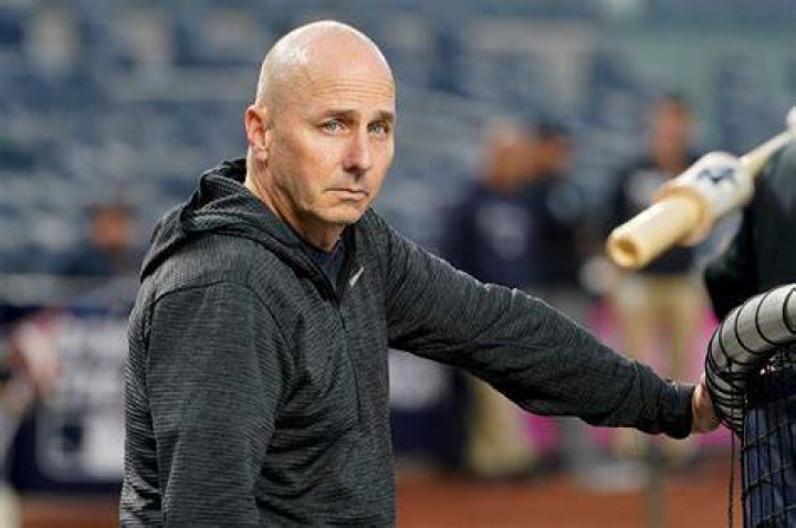 Brian Cashman Returns to Yankees On FourYear Contract The New York Times