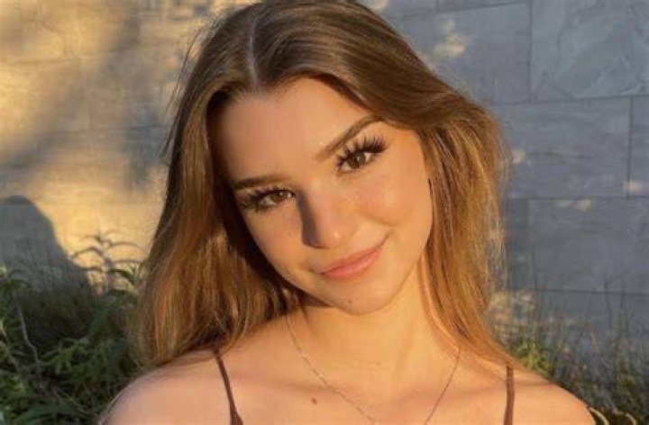 Brooke Monk Teen Tits And Ass Teasing FappeningXXX