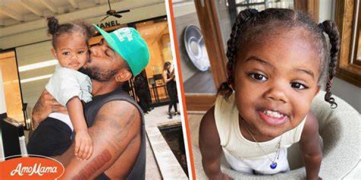 Bryson Tiller and his daughter Harley at her first lemonade stand