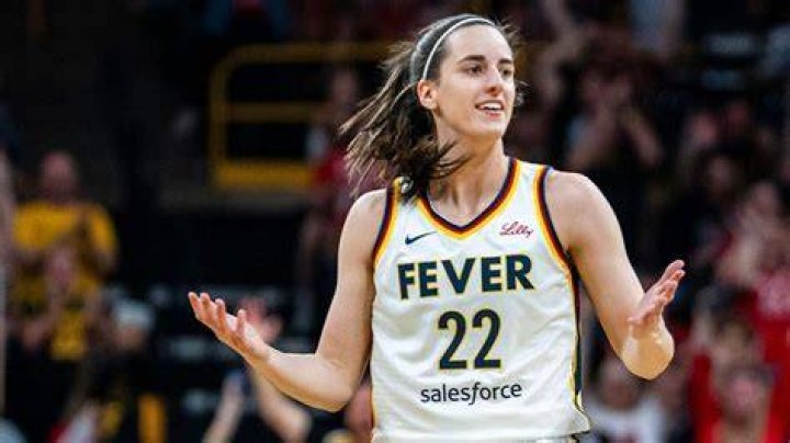 Caitlin Clark Showcases AMAZING Performance and Scores 43 Points
