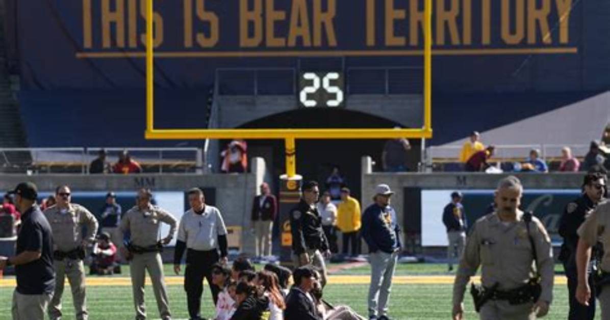Cal, Usc Game Delayed by Midfield Protests over Uc Berkeley Professor Ivonne Del Valle