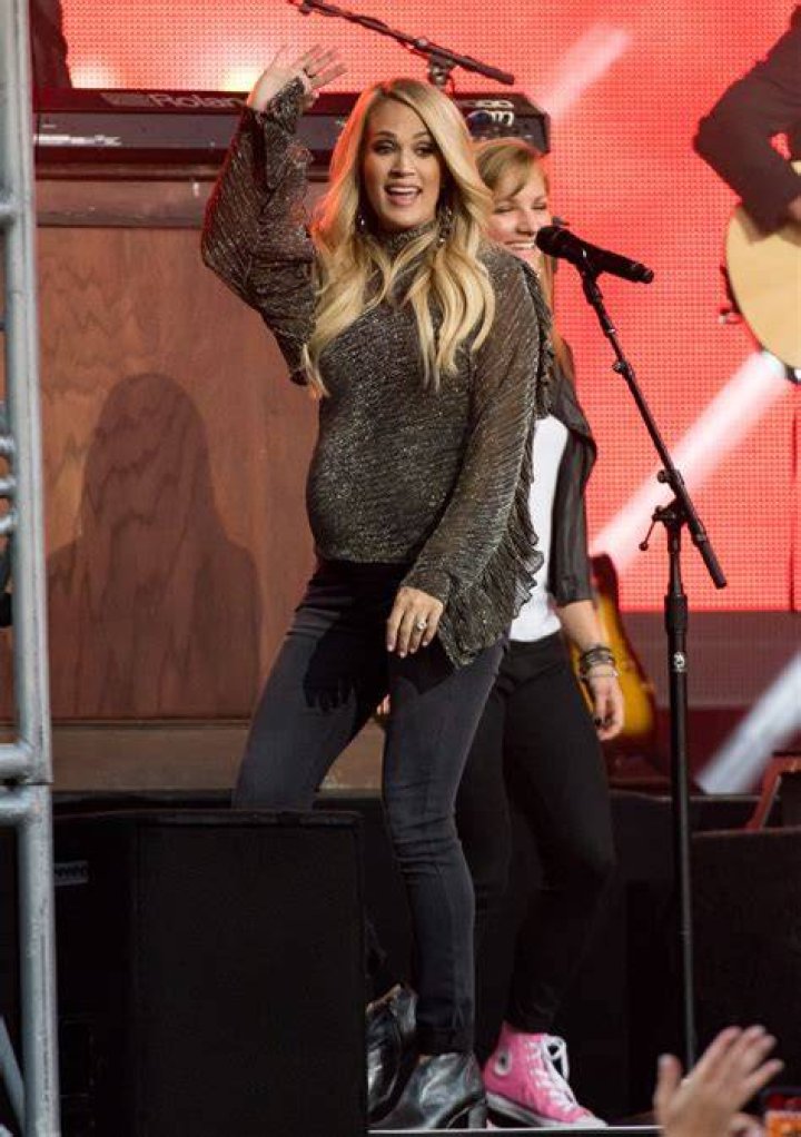 Carrie Underwood Second Pregnancy Pictures POPSUGAR Celebrity Photo 4