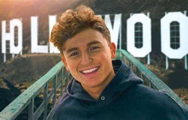 Caylus Cunningham Youtube, Bio, Wiki, Age, Height, Girlfriend, Merch, and Net Worth