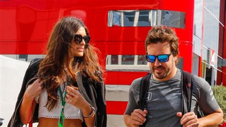 Celebrities Fernando Alonso and Linda Morselli share romantic messages