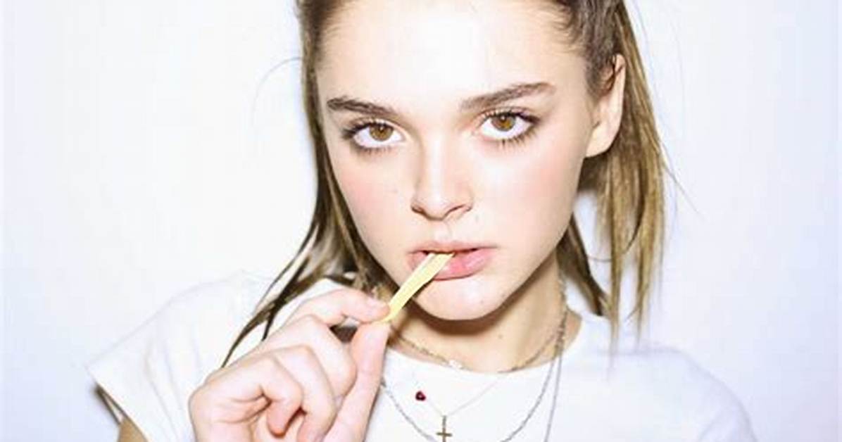 Charlotte Lawrence Net Worth